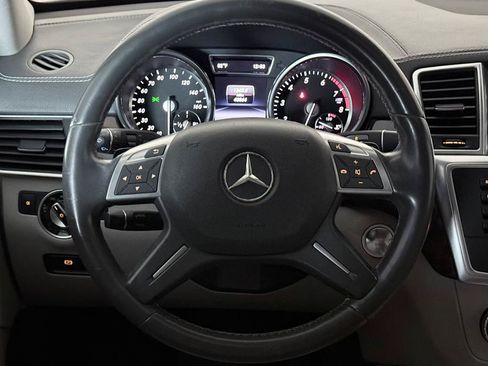 Used 2015 Mercedes-Benz GL 450 4MATIC image 32