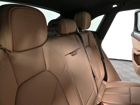 New 2026 Porsche Macan image 24