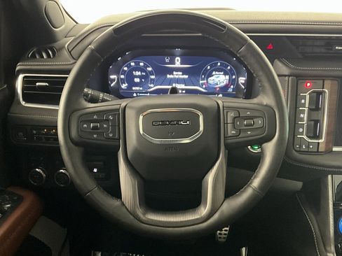 Used 2023 GMC Yukon Denali Ultimate image 12
