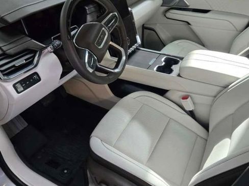 Used 2024 GMC Acadia Denali w/ Super Cruise Package image 18