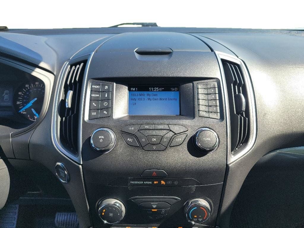 Used 2019 Ford Edge SE FWD image 18