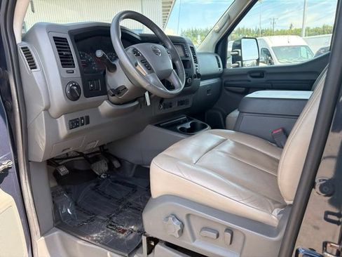 Used 2018 Nissan NV 3500 SL RWD image 18