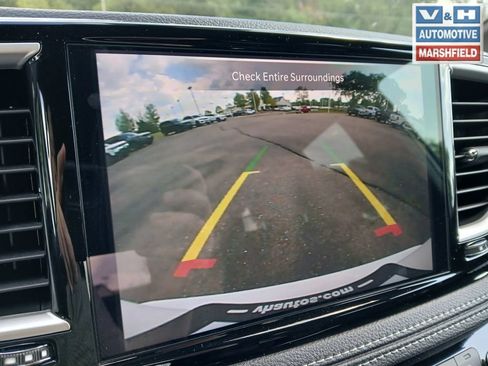 New 2027 Chrysler Pacifica Select w/ Family Tech Group AWD/4WD image 21