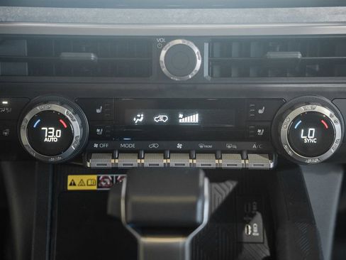 Used 2025 Toyota 4Runner Trailhunter AWD/4WD image 27