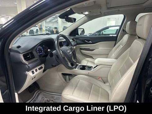 Used 2022 GMC Acadia Denali w/ Denali Technology Package FWD image 9