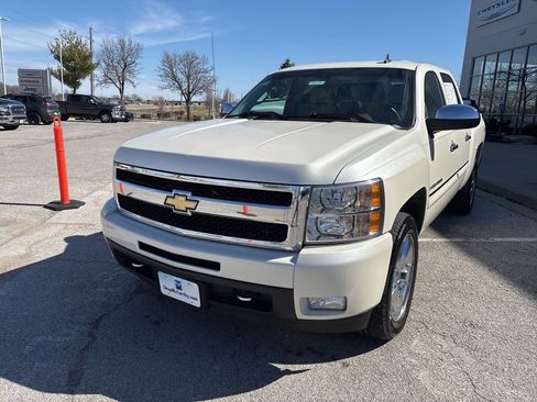 Used 2009 Chevrolet Silverado 1500 LTZ w/ White Diamond Edition image 8