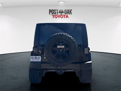 Used 2016 Jeep Wrangler Unlimited Sahara w/ Connectivity Group image 6