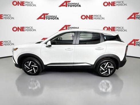 Used 2025 Nissan Kicks SV FWD image 4