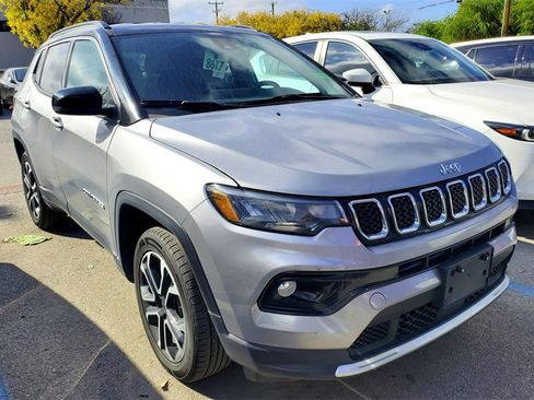 Used 2023 Jeep Compass Limited image 1