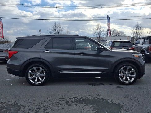 Certified 2020 Ford Explorer Platinum w/ Premium Technology Package image 7