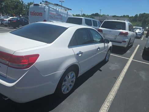 Used 2011 Lincoln MKZ FWD image 13