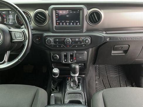 Used 2021 Jeep Wrangler Sport AWD/4WD image 16