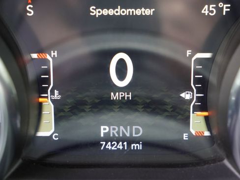 Used 2022 Jeep Wrangler Unlimited Rubicon AWD/4WD image 35