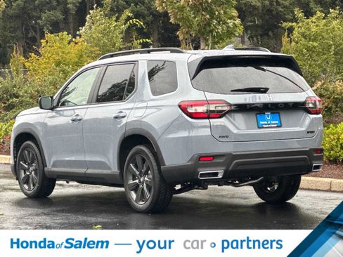 New 2025 Honda Pilot Sport image 6