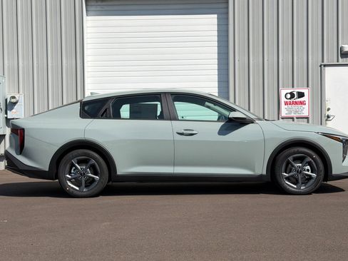 New 2026 Kia K4 FWD image 3