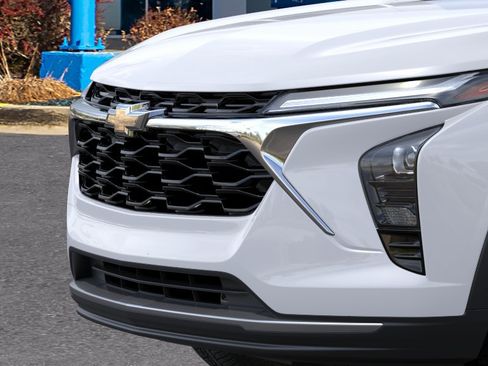 New 2026 Chevrolet Trax LT w/ Driver Confidence Package FWD image 37