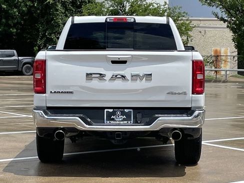 Used 2025 RAM 1500 Laramie AWD/4WD image 5