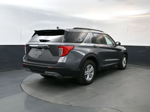 Used 2024 Ford Explorer XLT w/ Equipment Group 202A AWD/4WD image 5