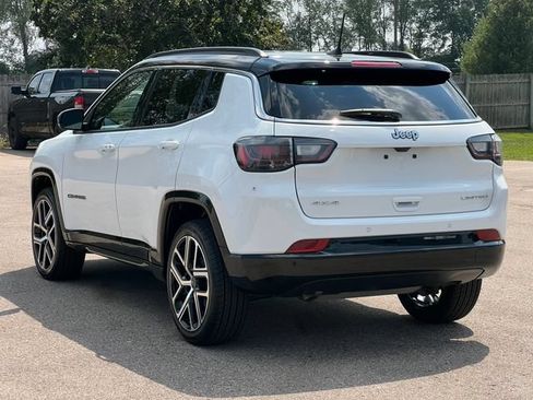 Used 2025 Jeep Compass Limited w/ Elite Group AWD/4WD image 9