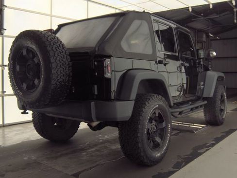 Used 2014 Jeep Wrangler Unlimited Rubicon w/ Connectivity Group image 2