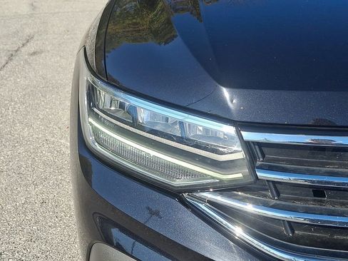 Used 2022 Volkswagen Tiguan SE image 11