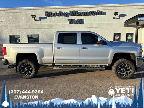 Used 2018 Chevrolet Silverado 2500 LTZ image 2