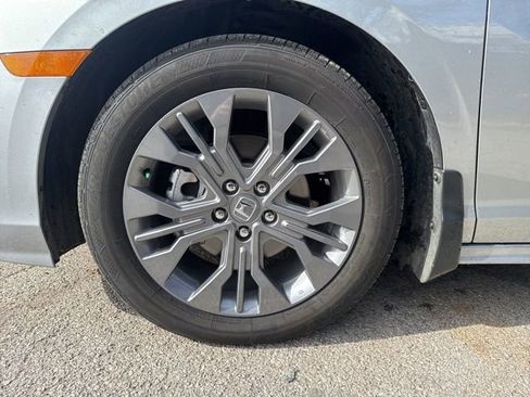 Used 2025 Honda Odyssey Touring image 8