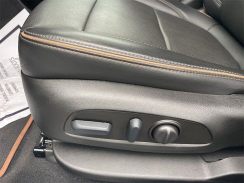 Used 2023 GMC Acadia AT4 image 18