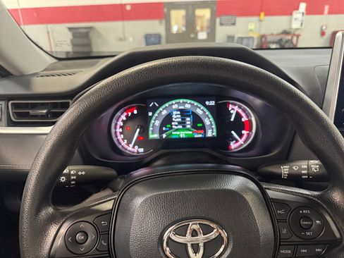 Used 2025 Toyota RAV4 LE FWD image 10