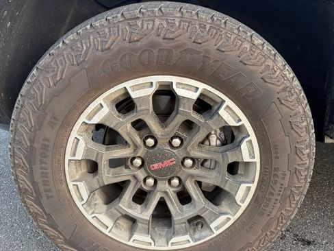 Used 2026 GMC Canyon AT4 AWD/4WD image 17