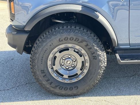 New 2025 Ford Bronco Outer Banks w/ Sasquatch Package image 28