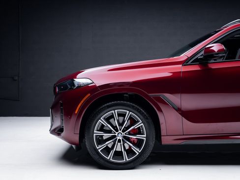 Used 2025 BMW X6 xDrive40i w/ Executive Package image 18