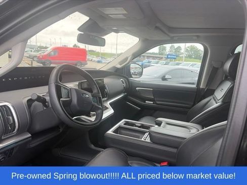 Used 2025 Ford Expedition Platinum AWD/4WD image 7