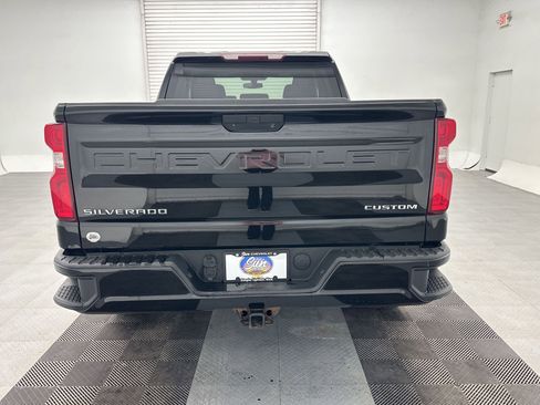 Used 2019 Chevrolet Silverado 1500 Custom w/ Custom Value Package image 10