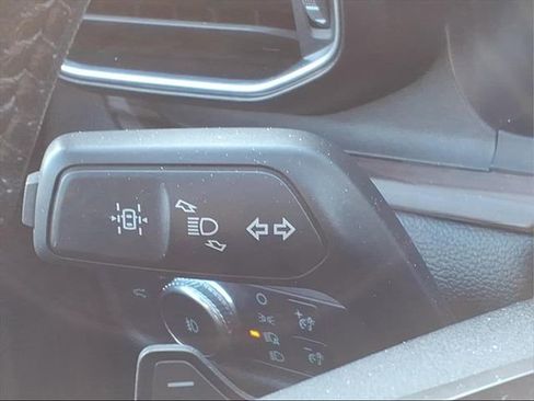 Used 2020 Ford Explorer Limited image 26