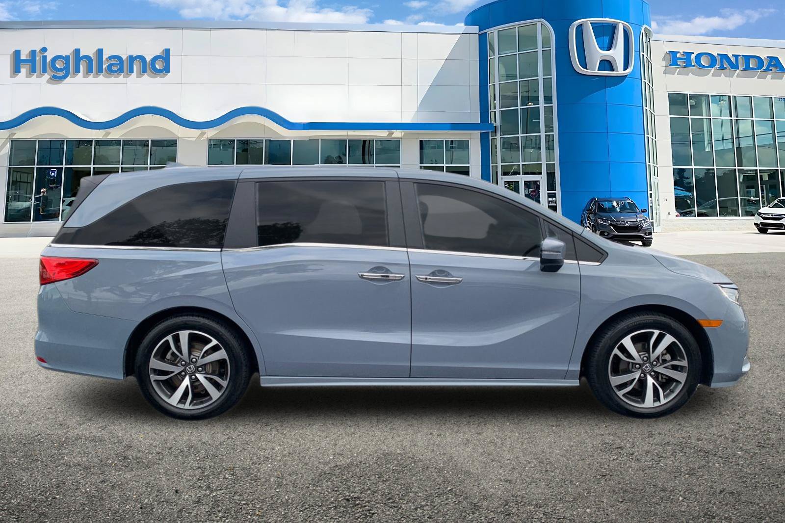 Certified 2024 Honda Odyssey Touring image 6