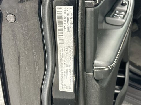 Used 2023 Jeep Grand Cherokee Altitude AWD/4WD image 12