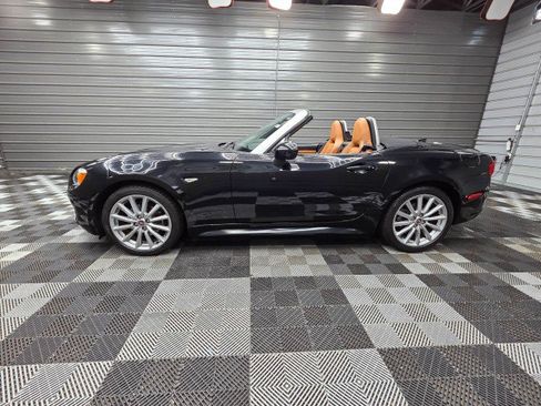 Used 2017 FIAT 124 Spider Lusso RWD image 8
