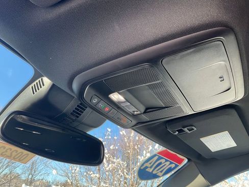 Used 2024 GMC Acadia Elevation image 15