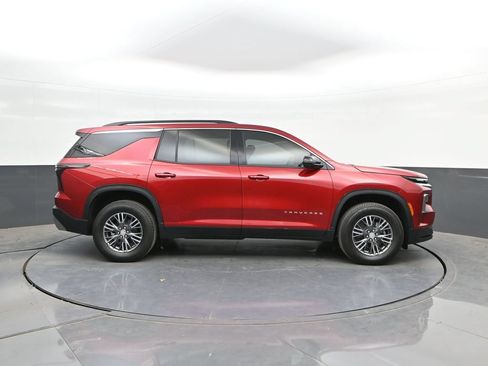 Used 2026 Chevrolet Traverse LT w/ Driver Confidence Package FWD image 24