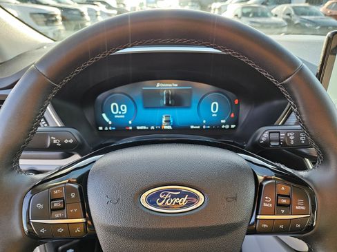 Used 2023 Ford Escape Platinum image 23