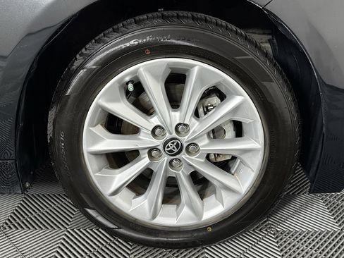 Used 2022 Toyota Corolla XLE image 31