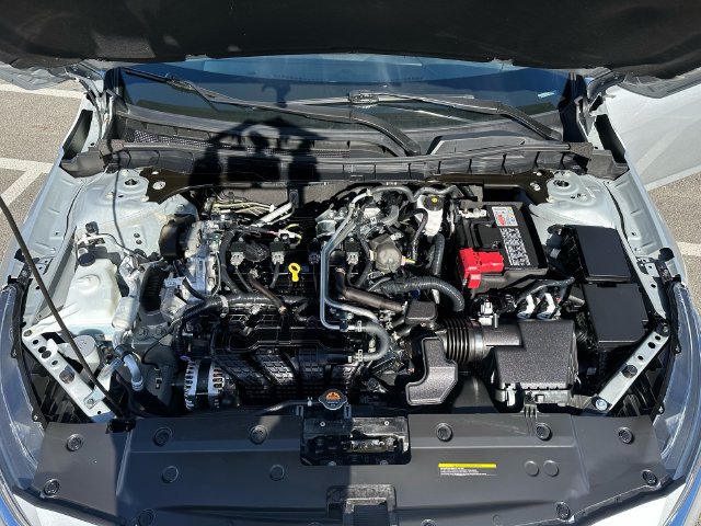 Used 2025 Nissan Altima 2.5 SV AWD/4WD image 7