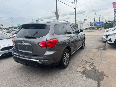 Used 2019 Nissan Pathfinder S FWD image 4