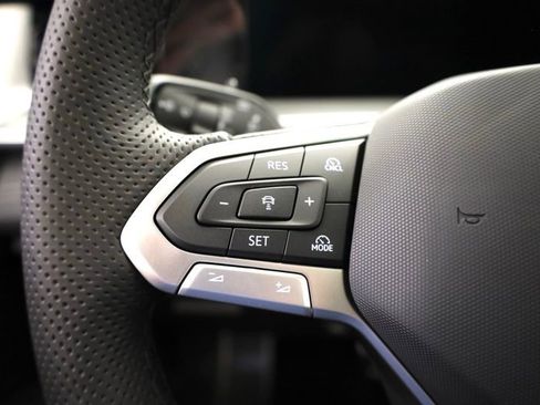 New 2026 Volkswagen Tiguan SE R-Line AWD/4WD image 24
