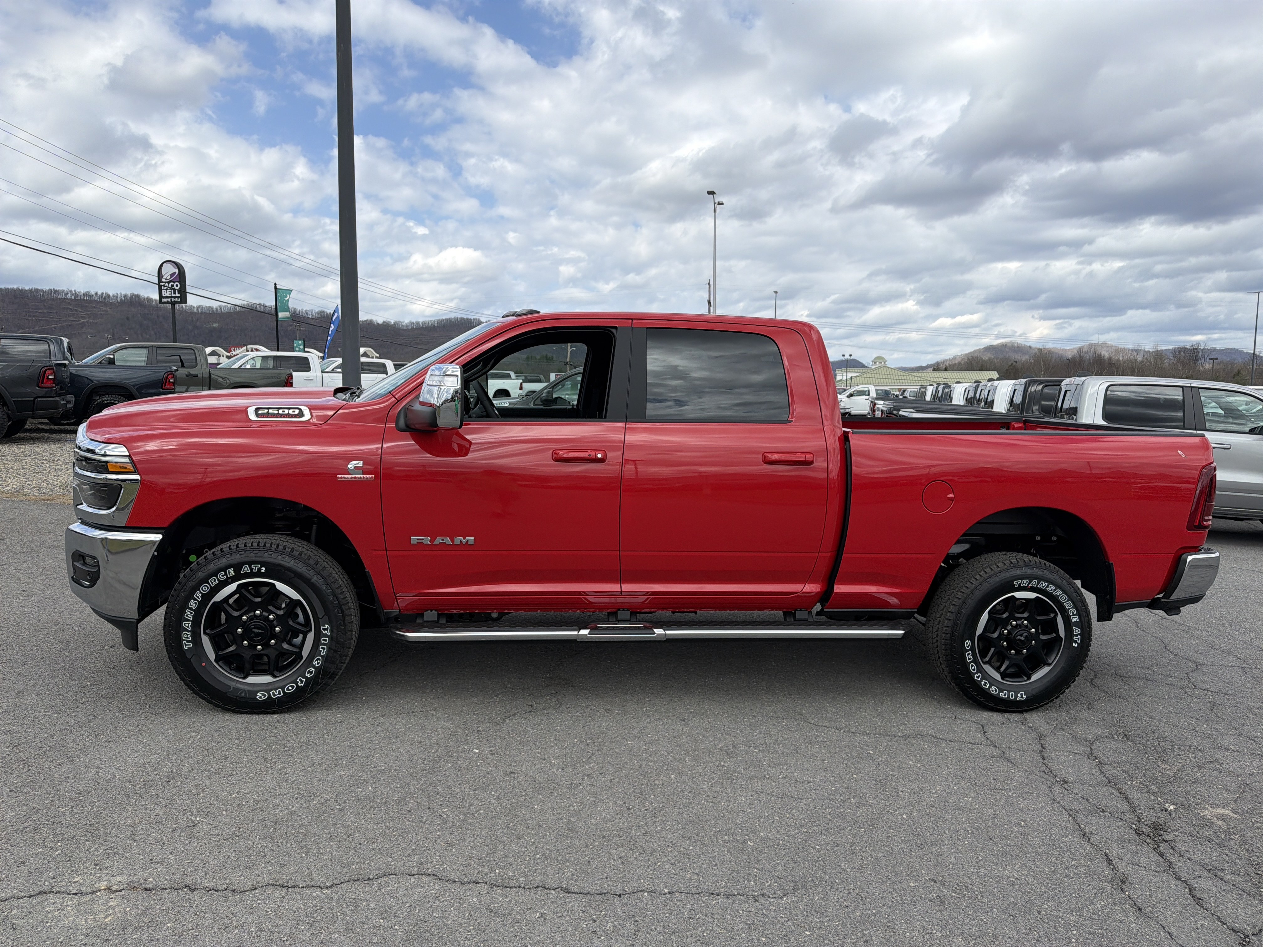 New 2026 RAM 2500 Laramie AWD/4WD image 10