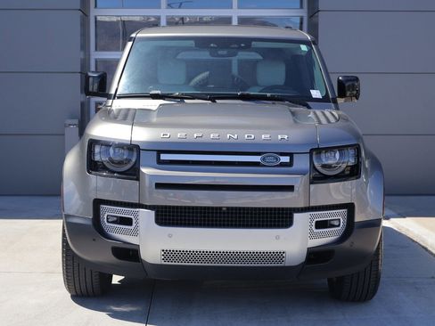 Used 2025 Land Rover Defender 110 S AWD/4WD image 2