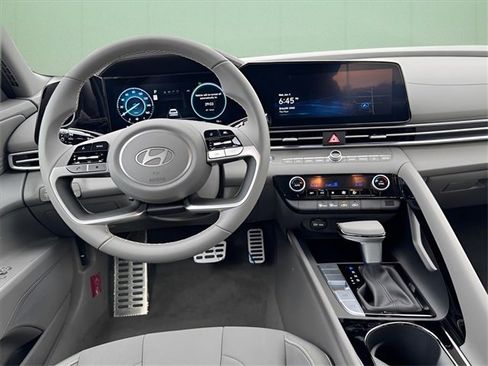 New 2025 Hyundai Elantra SEL image 7