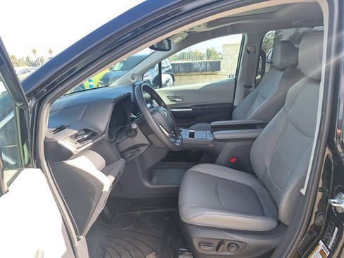 Used 2024 Toyota Sienna XLE w/ XLE Plus Package AWD/4WD image 10