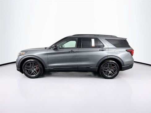 Used 2025 Ford Explorer ST image 14